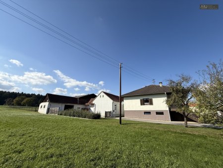 Großzügige Liegenschaft mit weitläufigem Grundstück und vielseitigem Entwicklungspotenzial