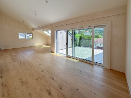 Traumhafte Penthousewohnung mit Attersee-Blick: Erstbezug mit Balkon und Terrasse!