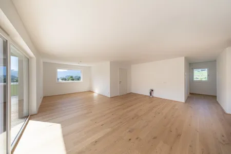 JETZT EINZIEHEN: Traumhafte Dachgeschosswohnung zwischen Irrsee und Mondsee mit XXL Terrasse
