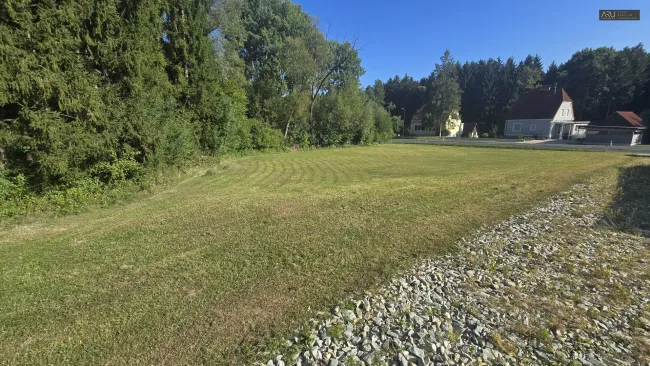 Exklusives, ebenes Baugrundstück mit ca. 1.375 m² – Raum für Visionen und Lebensqualität - Bild