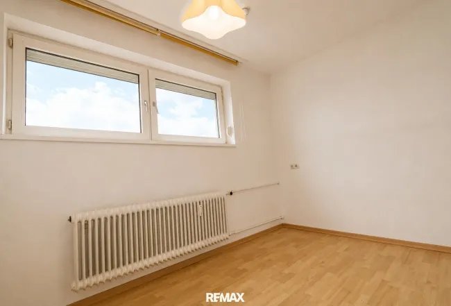 Angebot liegt vor: Top-Investment oder Eigenheim: 2-Zimmer-Wohnung mit Fernblick nahe dem Klinikum - Bild