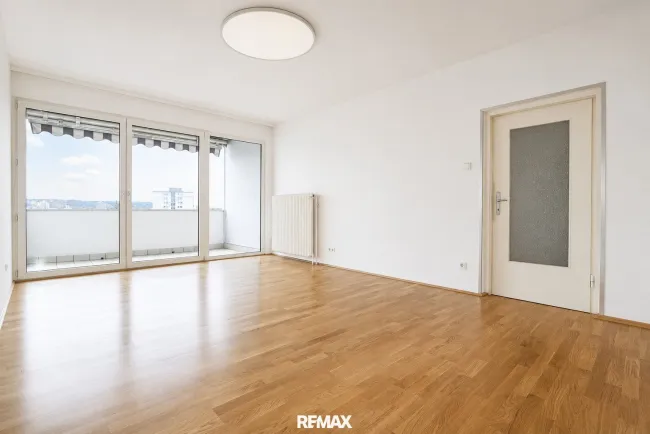 Angebot liegt vor: Top-Investment oder Eigenheim: 2-Zimmer-Wohnung mit Fernblick nahe dem Klinikum - Titelbild