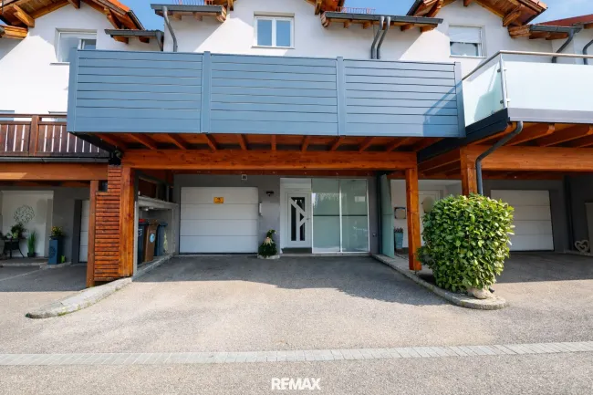 Reihenhaus mit Pool, viel Platz & sonniger Lage in Steinhaus - Bild