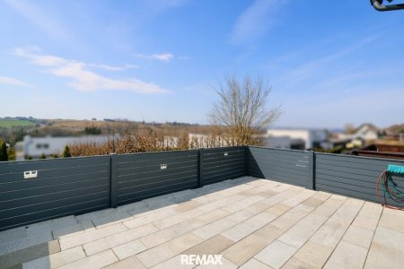 Reihenhaus mit Pool, viel Platz & sonniger Lage in Steinhaus