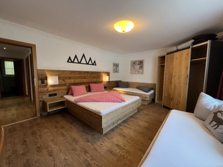 3-Zimmer-Wohnung mit 2 Bädern, Balkon und freiem Talblick in Hippach