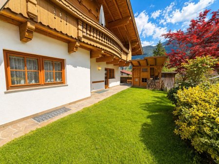 Wohnen wie im Haus: 5 Zimmer, Garten, Terrasse und flexible Nutzung auf zwei Ebenen