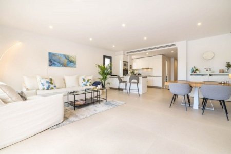 Moderne Neubau-Doppelhaushälfte mit Pool und Meerblick in Puig de Ros, Mallorca