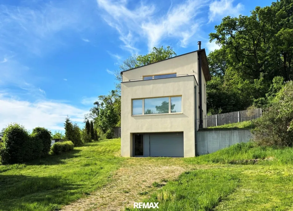 Rückzugsort im Grünen nahe Korneuburg – modernes, hochwertiges Wohnhaus mit großem Garten - Titelbild