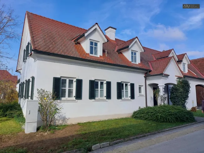 **Schöner Vierkanthof in guter Lage ausbaufähig** - Bild
