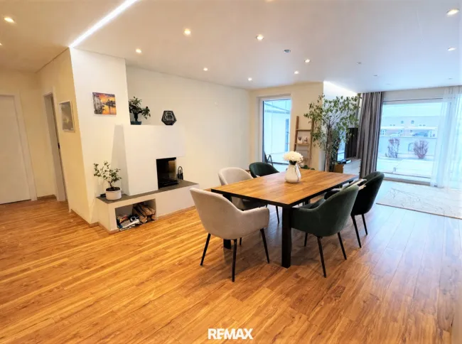 Exklusiver Bungalow mit Einleger Wohnung, Pool & Vollkeller - Bild