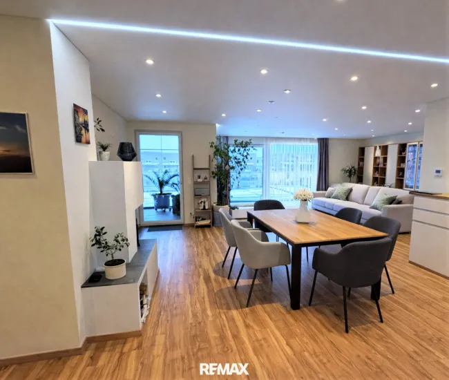 Exklusiver Bungalow mit Einleger Wohnung, Pool & Vollkeller - Bild