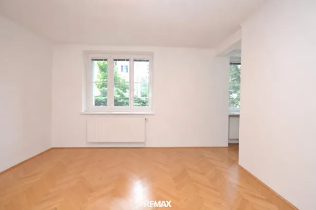 Wohnzimmer (virtuell eingerichtet)