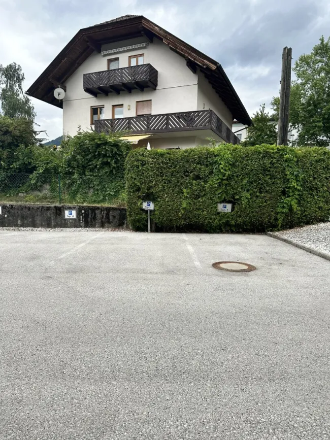 Außenstellplatz in gefragter Wohnlage zu verkaufen– sofort verfügbar - Bild