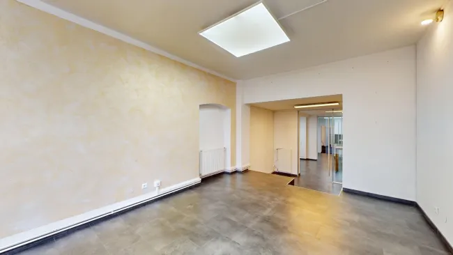 Raum für Ideen: Modern ausgestattetes Büro mit flexibler Nutzung & Parkplätzen - Titelbild