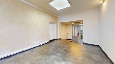 Raum für Ideen: Modern ausgestattetes Büro mit flexibler Nutzung & Parkplätzen
