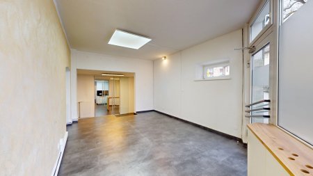 Raum für Ideen: Modern ausgestattetes Büro mit flexibler Nutzung & Parkplätzen