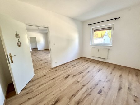 Komplett neu sanierte Wohnung mit Garten & Carport in Parndorf – Erstbezug nach Sanierung