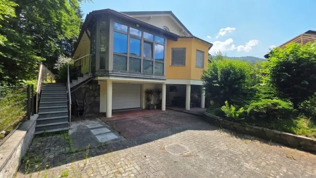Bungalow in naturnaher Lage mit Wintergarten und großzügigem Garten - Titelbild