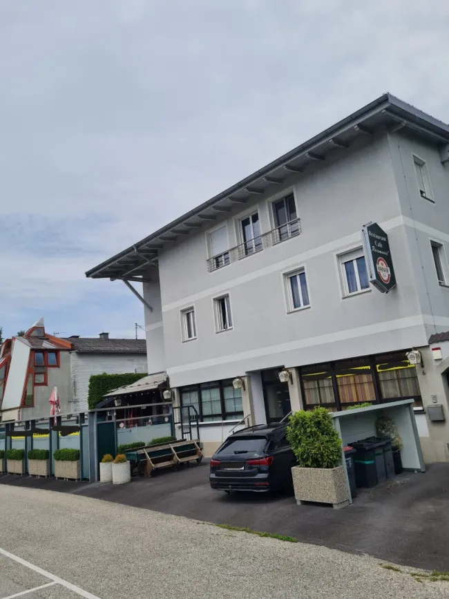 Tolles Neuwertiges Wohn-Geschäfts-Haus inkl. Cafe-Restaurant-Geschäftshaus in einem Top Zustand - Titelbild