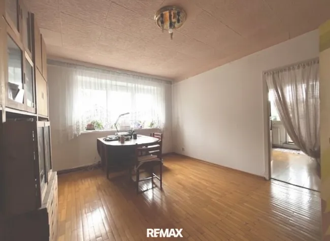 3-Zimmer-Wohnung mit Loggia – Sanierungsobjekt mit Potenzial - Titelbild