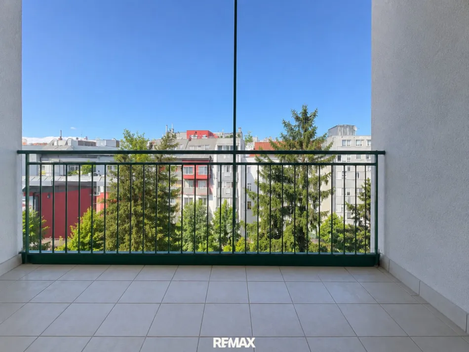 GÜNSTIG - Wohnen mit Ausblick & Bewegung – Gepflegte 3-Zimmerwohnung mit BALKON aber ohne Lift - Titelbild