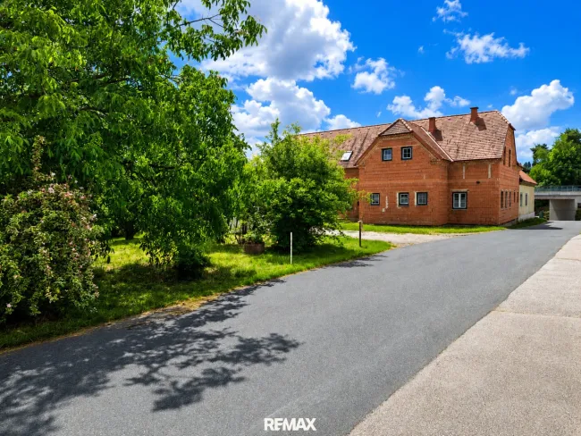 Großzügiges Bauernhaus auf 3.245 m² Grundstück – 202 m² Wohnfläche - Titelbild