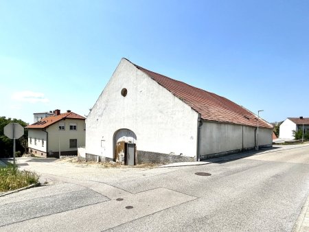 Großes Baugrundstück mit Altbestand in Neusiedl am See * Seeblick