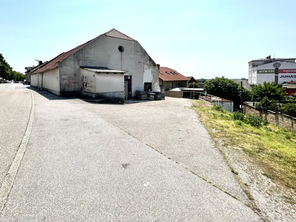 Großes Baugrundstück mit Altbestand in Neusiedl am See * Seeblick - Titelbild