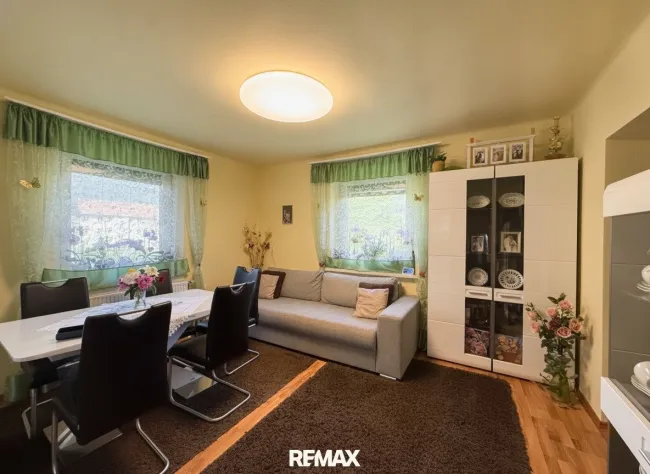 Frisch renoviert! Helle 3-Zimmer-Wohnung mit neuem Bad, neuer Elektrik, moderner Küche & Grünblick in Kapfenberg - Titelbild
