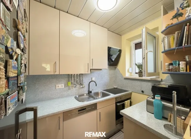 Frisch renoviert! Helle 3-Zimmer-Wohnung mit neuem Bad, neuer Elektrik, moderner Küche & Grünblick in Kapfenberg - Bild