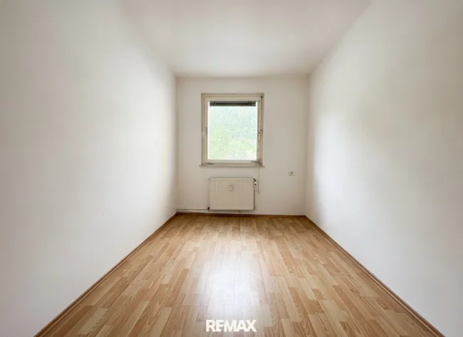 ***Charmante 3-Zimmer-Erdgeschosswohnung mit Potenzial in Mürzzuschlag*** - Bild