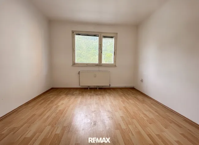 ***Charmante 3-Zimmer-Erdgeschosswohnung mit Potenzial in Mürzzuschlag*** - Bild