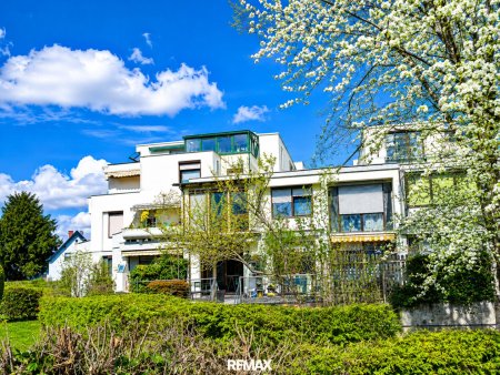 Helle 3-Zimmer-Wohnung mit großer West-Terrasse und hochwertiger Ausstattung in ruhiger Lage