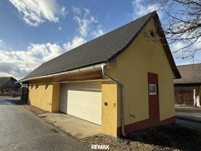 *** Top kernsaniertes 439m² Zinshaus mit Nebengebäude in Kindberg – 4 Einheiten incl. Carports, voll vermietet, starke Renditechance! *** - Bild