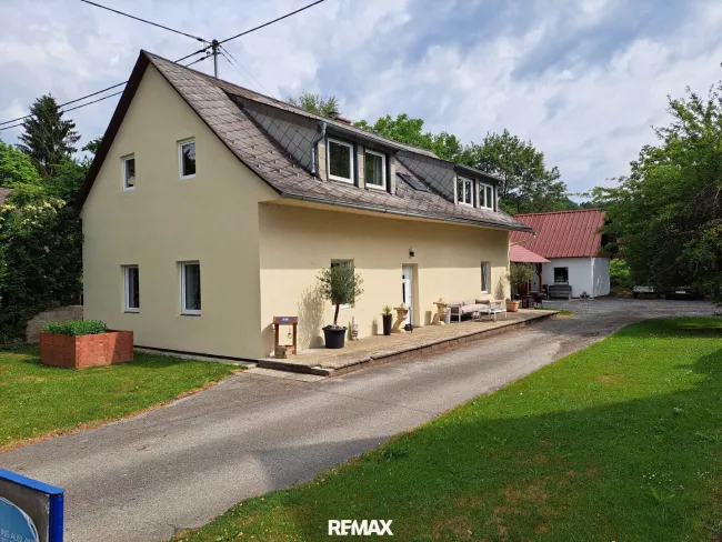 Großzügiges saniertes Wohnhaus, teilbar in 2 Einheiten - Bild