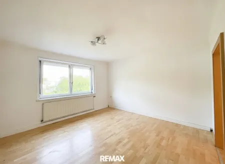 Lichtdurchflutete 62 m² Wohlfühlwohnung – saniert, sofort bezugsbereit & voller Charme.