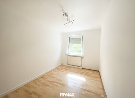 Lichtdurchflutete 62 m² Wohlfühlwohnung – saniert, sofort bezugsbereit & voller Charme.