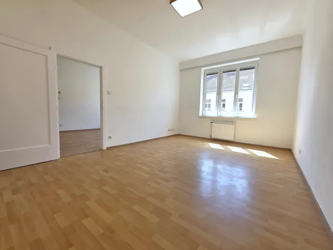 heller Schlafraum 19m²