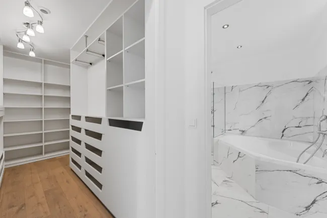 OG-Schrankraum Masterbedroom
