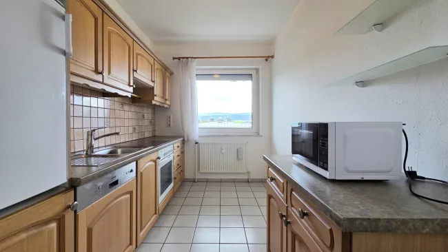 TOP LAGE Helle Wohnung mit Loggia & Aufzug – nähe Fischapark Shopping Center - Bild