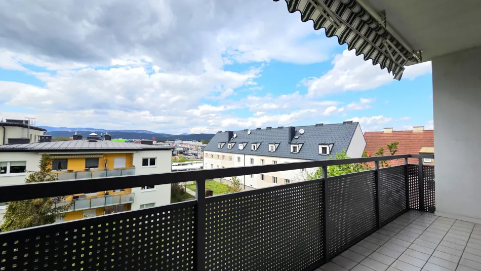 TOP LAGE Helle Wohnung mit Loggia & Aufzug +++ nähe Fischapark Shopping Center in 2700 Wiener Neustadt - Bild