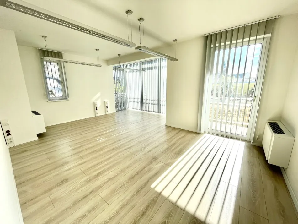 Neuwertiges Büro in Zentrumslage in Neusiedl am See - Titelbild