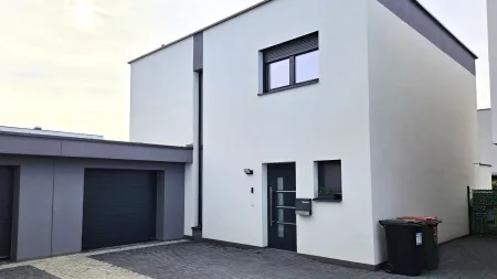 Traumhaus mit XXL-Wohnzimmer + Pflegeleichter Garten & Garage