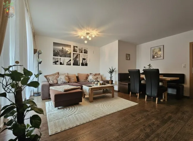 Hochwertig sanierte, sehr ruhige 3-Zimmer Wohnung in gepflegter Anlage - Bild