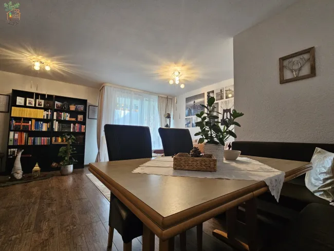 Hochwertig sanierte, sehr ruhige 3-Zimmer Wohnung in gepflegter Anlage - Bild