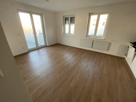 3 Zimmer Wohnung mit Dachterrasse inkl. Stellplatz und Komplettküche
