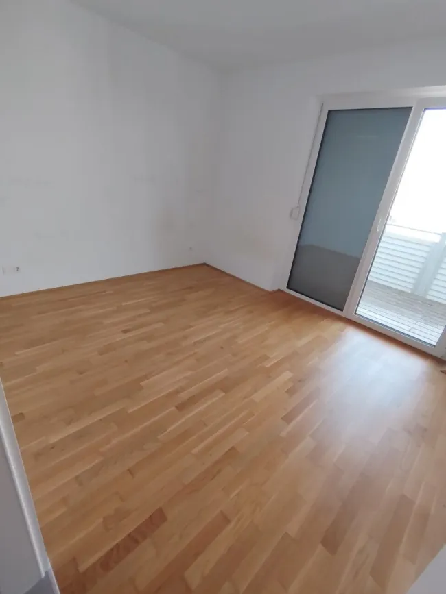 2 Zimmer Wohnung inkl. Einbauküche und schattigem Balkon - Bild