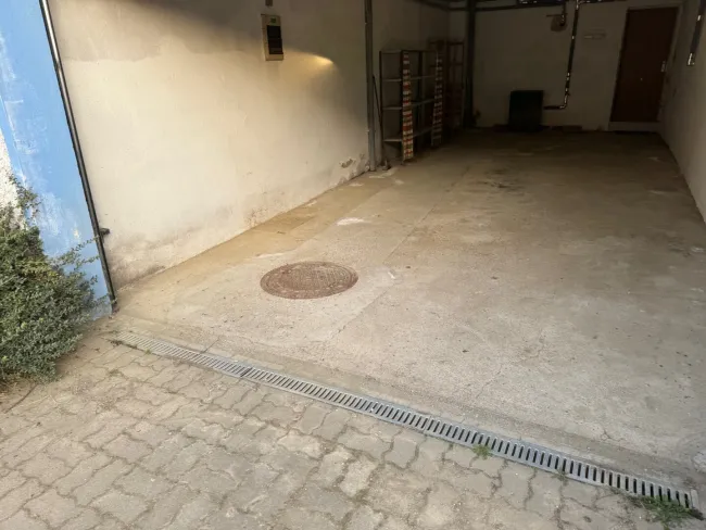 große Einzelgarage/Lager für private Zwecke in Rust im Tullnerfeld - Titelbild