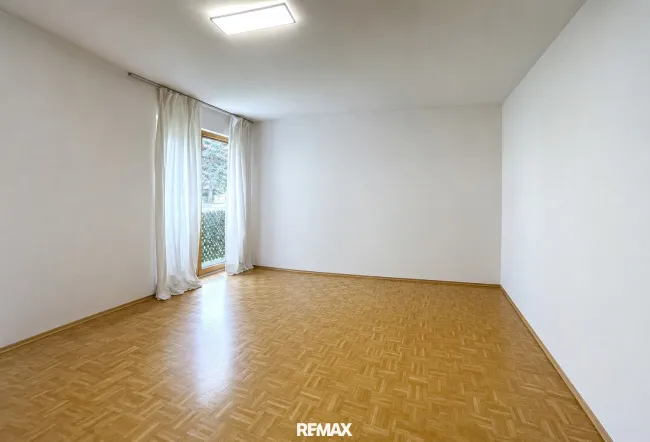 Ausblick in den Garten (Wohnung 2)