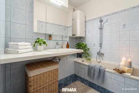 Dekoriertes Badezimmer - KI Symbolfoto